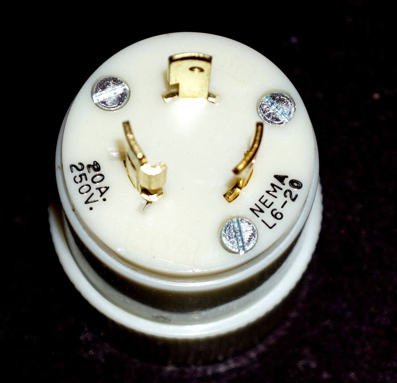 Plugs and Recepticles – Old Skool Surplus